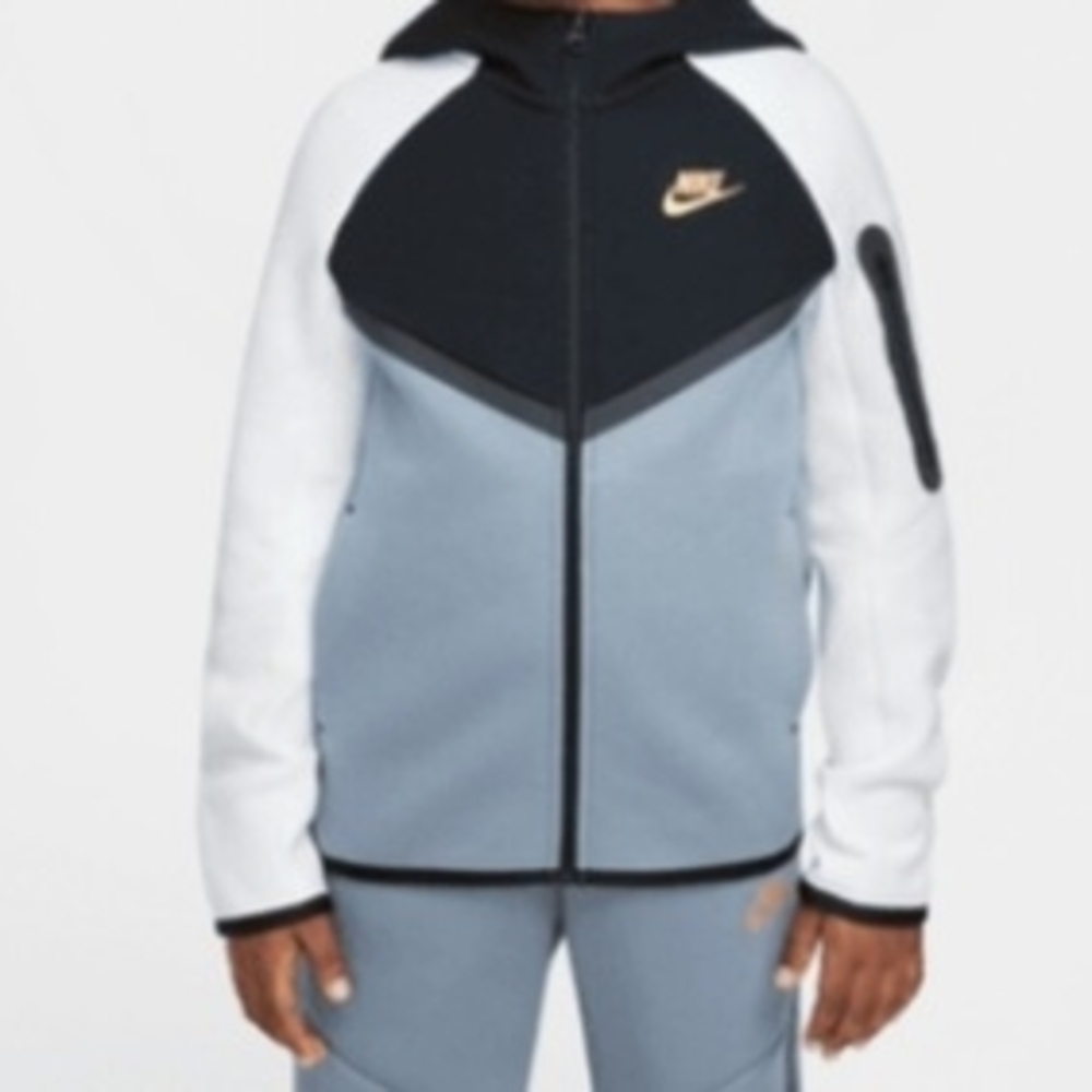 🎃HALLOWEEN🎃 Nike Tech Fleece Kids' Black, Cool Gray, and White Jacket